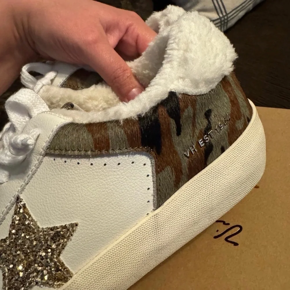 Camo and White Kids Shoes with Gold Star - Picture 8 of 8